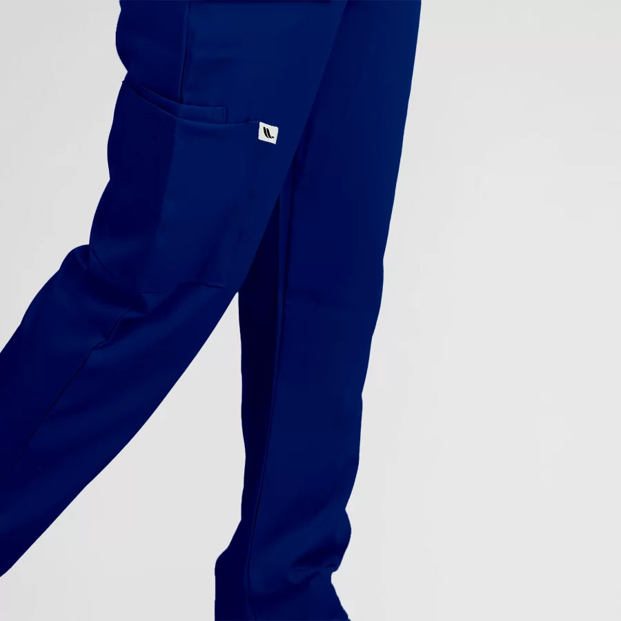 Photo de Pyjama de Bloc Femme - Col V Trois Quart Stretch – confort, broderie et style professionnel. FIGS.ma | Scrubs Maroc.