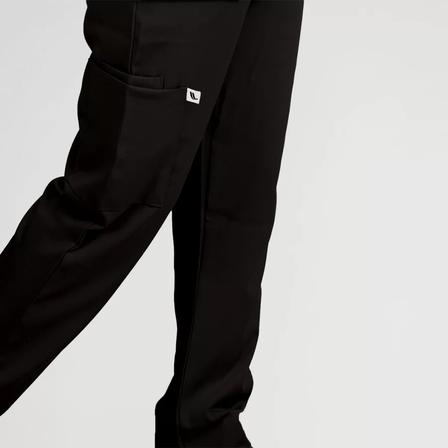 Photo de Pyjama de Bloc Femme - Col V Trois Quart Stretch – confort, broderie et style professionnel. FIGS.ma | Scrubs Maroc.