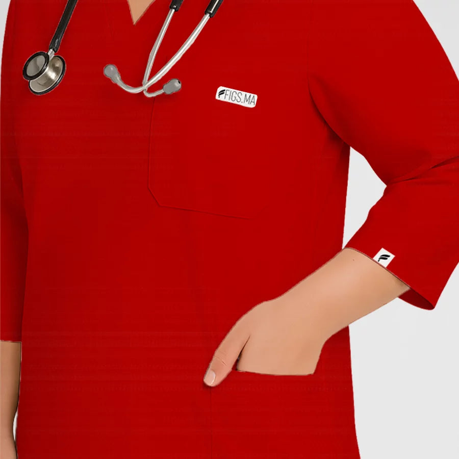 Photo de Pyjama de Bloc Femme - Col V Trois Quart Stretch – confort, broderie et style professionnel. FIGS.ma | Scrubs Maroc.