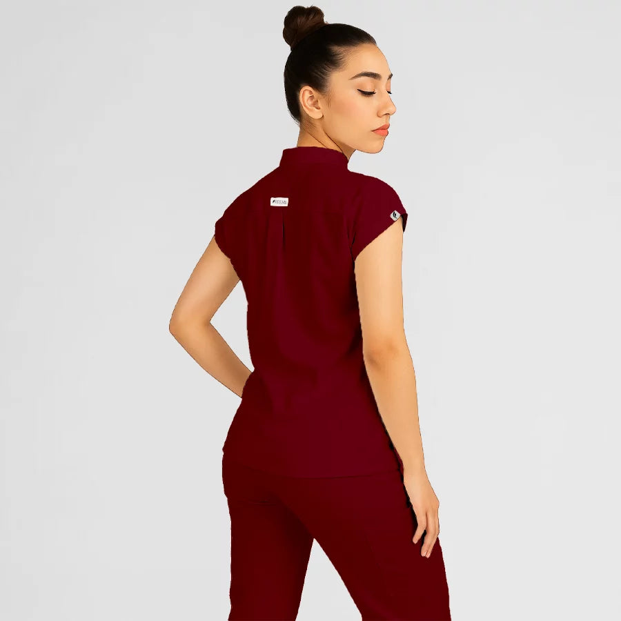 Photo de Pyjama de Bloc Femme - Col Officier Stretch – confort, broderie et style professionnel. FIGS.ma | Scrubs Maroc.