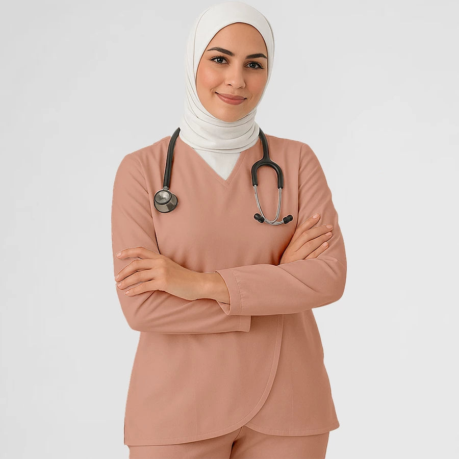Pyjama de Bloc Femme - Hijab porté par une professionnelle de santé | FIGS.ma – Scrubs confortables et modernes au Maroc