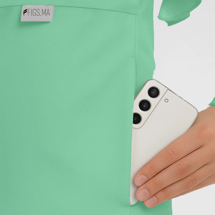 Pyjama de Bloc Femme - Hijab porté par une professionnelle de santé | FIGS.ma – Scrubs confortables et modernes au Maroc