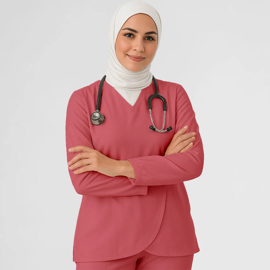 Pyjama de Bloc Femme - Hijab porté par une professionnelle de santé | FIGS.ma – Scrubs confortables et modernes au Maroc