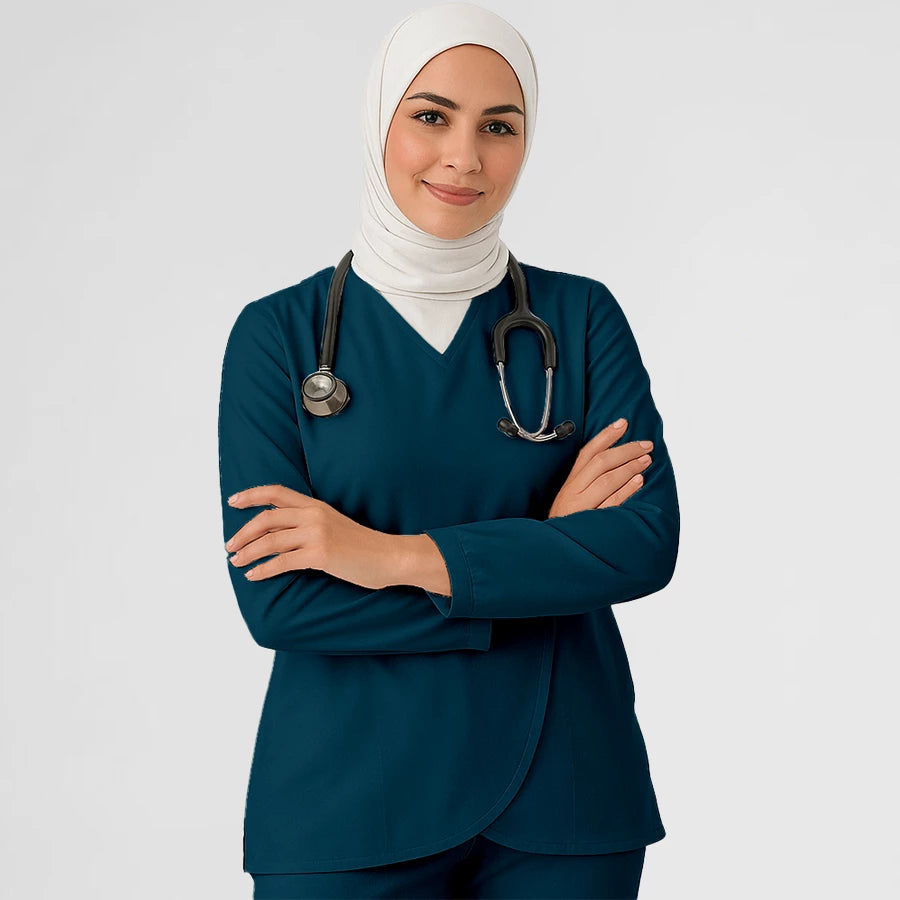 Pyjama de Bloc Femme - Hijab porté par une professionnelle de santé | FIGS.ma – Scrubs confortables et modernes au Maroc