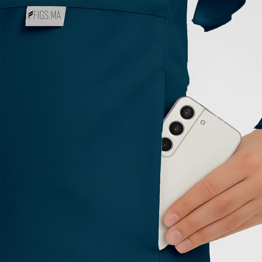 Pyjama de Bloc Femme - Hijab porté par une professionnelle de santé | FIGS.ma – Scrubs confortables et modernes au Maroc