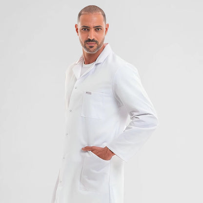 Photo de Blouse Médicale Manches Longues Col Classique - Homme – confort, broderie et style professionnel. FIGS.ma | Scrubs Maroc.