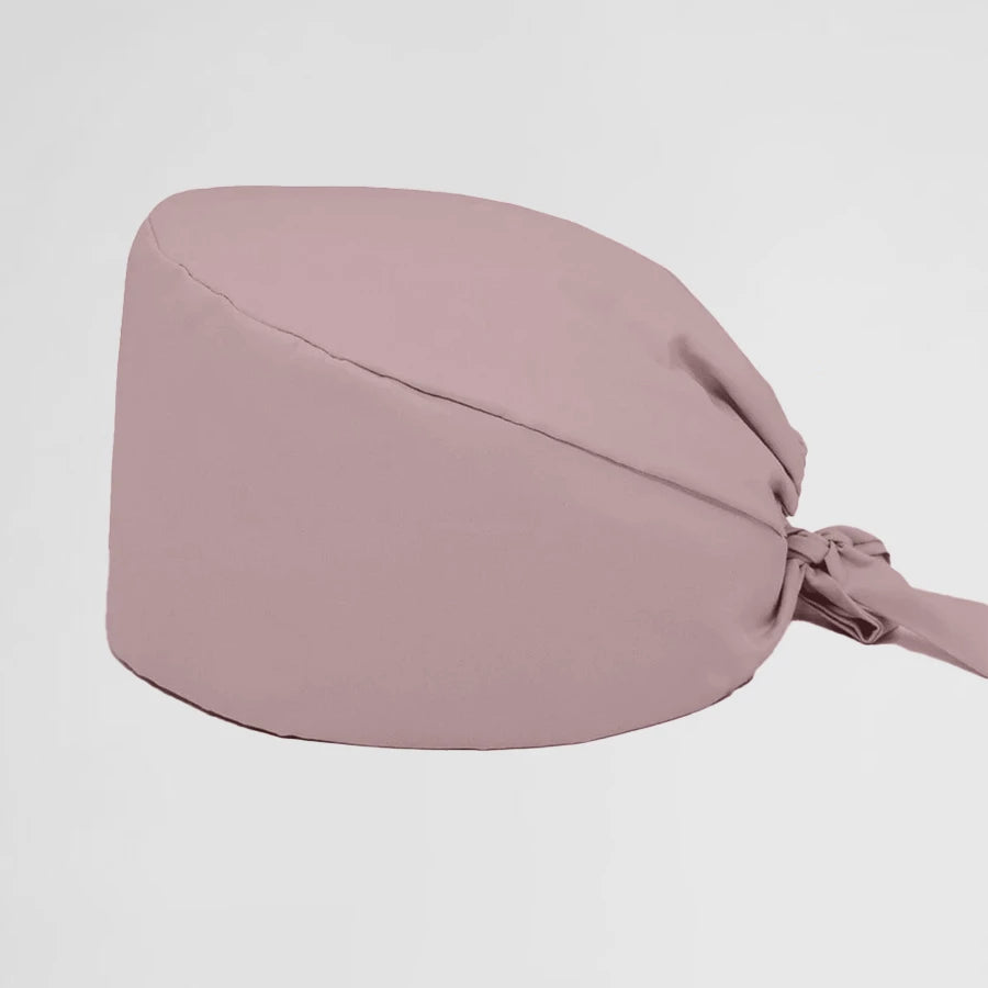 Photo de Calots Médicaux – confort, broderie et style professionnel. FIGS.ma | Scrubs Maroc.