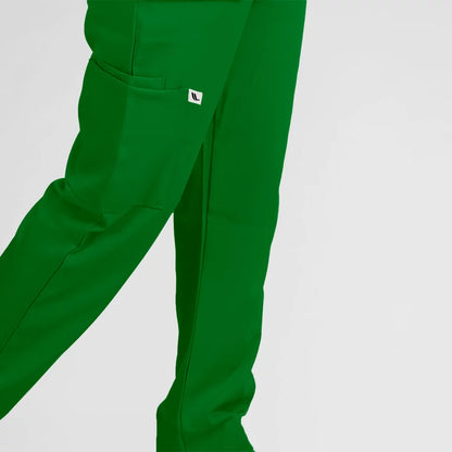 Photo de Pyjama de Bloc Femme - Col V Trois Quart Stretch – confort, broderie et style professionnel. FIGS.ma | Scrubs Maroc.
