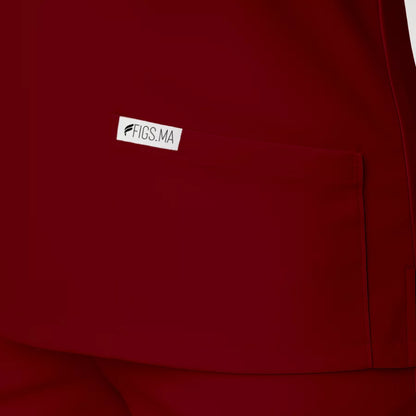 Pyjama de Bloc Femme - Col Chemise Stretch porté par une professionnelle de santé | FIGS.ma – Scrubs confortables et modernes au Maroc