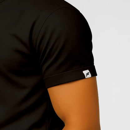 Pyjama de Bloc Homme - Col Officier Stretch porté par un professionnel de santé | FIGS.ma – Scrubs élégants et performants au Maroc
