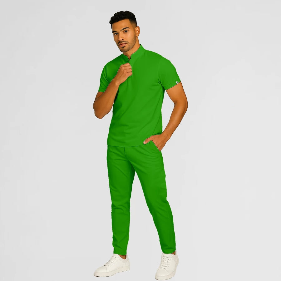 Pyjama de Bloc Homme - Col Officier Stretch porté par un professionnel de santé | FIGS.ma – Scrubs élégants et performants au Maroc