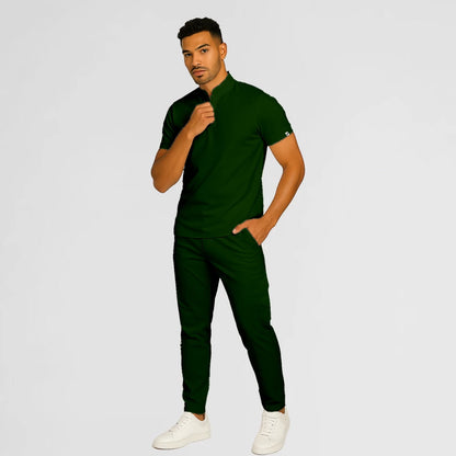 Pyjama de Bloc Homme - Col Officier Stretch porté par un professionnel de santé | FIGS.ma – Scrubs élégants et performants au Maroc