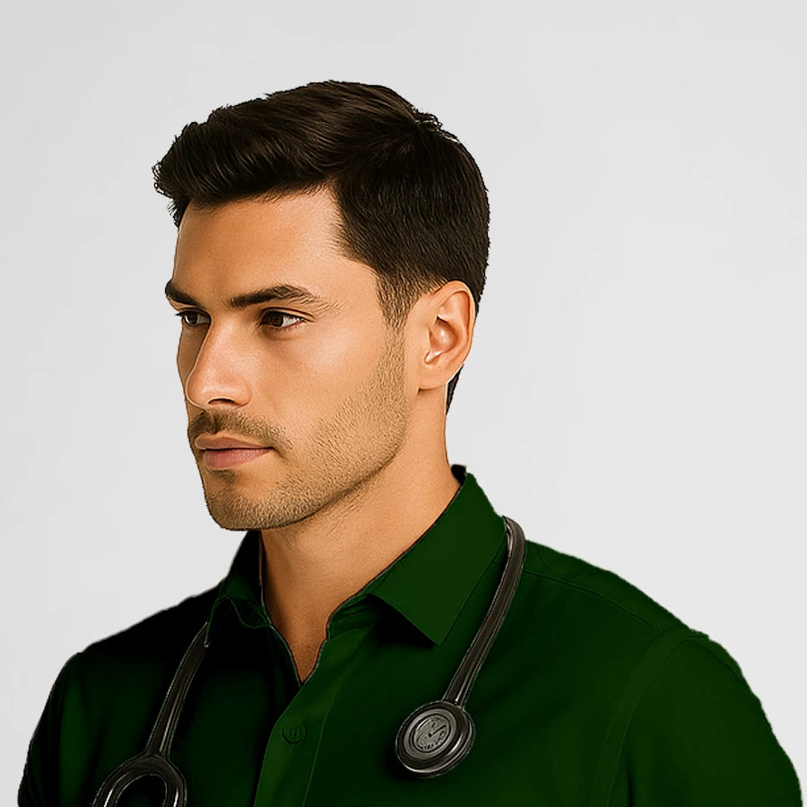 Pyjama de Bloc Homme - Col Chemise Stretch porté par un professionnel de santé | FIGS.ma – Scrubs élégants et performants au Maroc