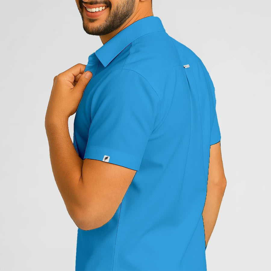 Pyjama de Bloc Homme - Col Chemise Stretch porté par un professionnel de santé | FIGS.ma – Scrubs élégants et performants au Maroc